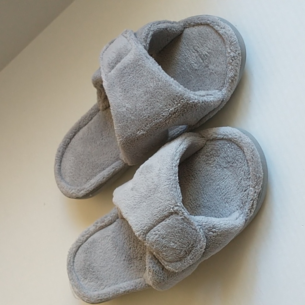 Women's Slippers Grey Light Gray Slip On sz 10-11